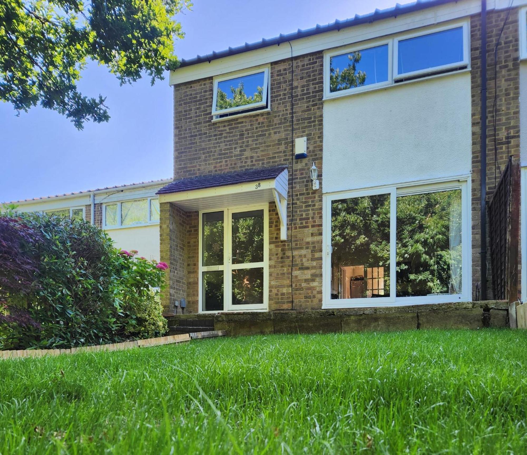 Twin Room In Crawley,Gatwick,West Sussex Ifield エクステリア 写真